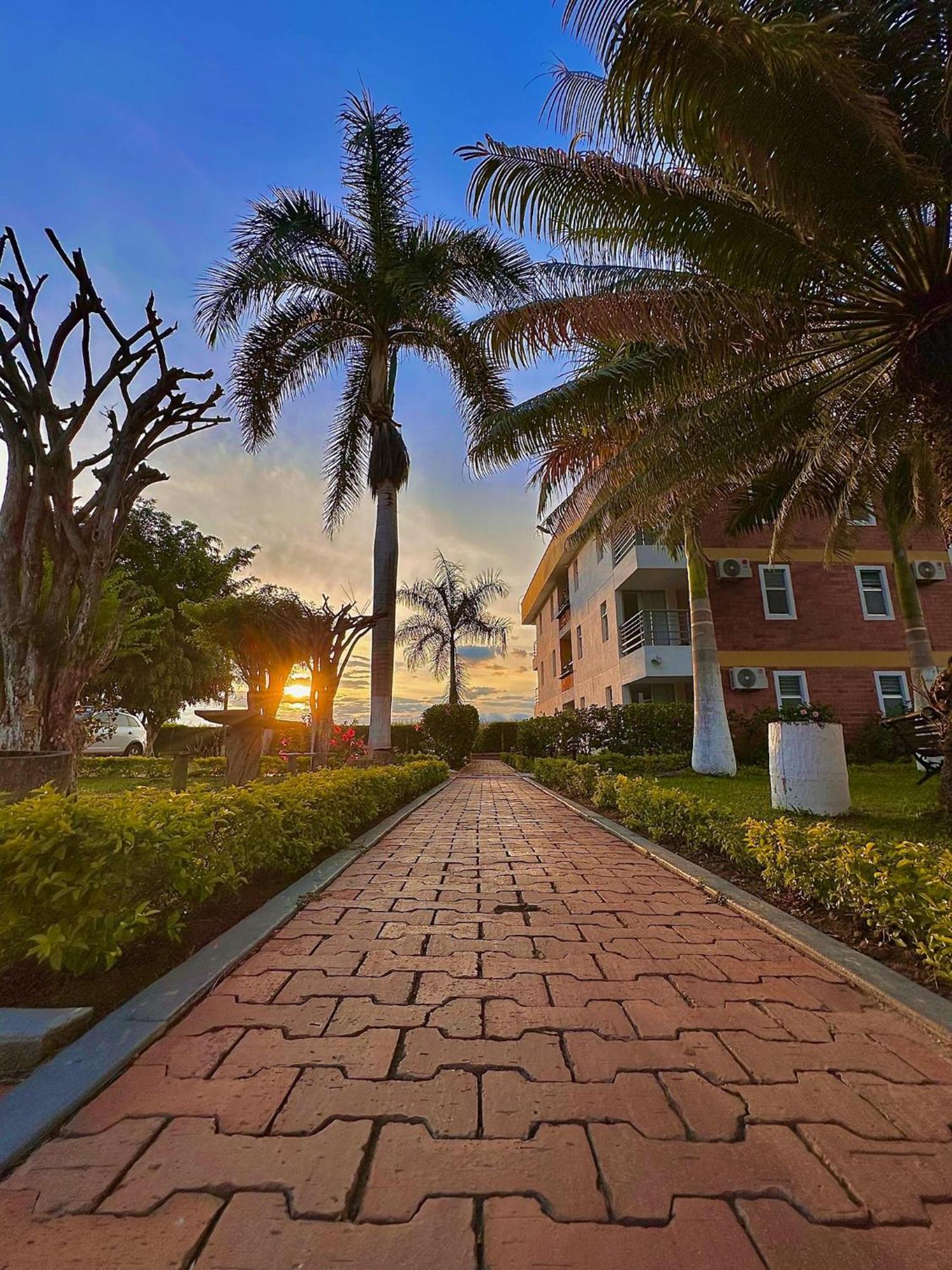 Hotel Villa Сарагоса Экстерьер фото
